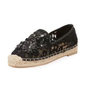 Neiman Marcus Felicita Lace Flower Shoes Sz 8